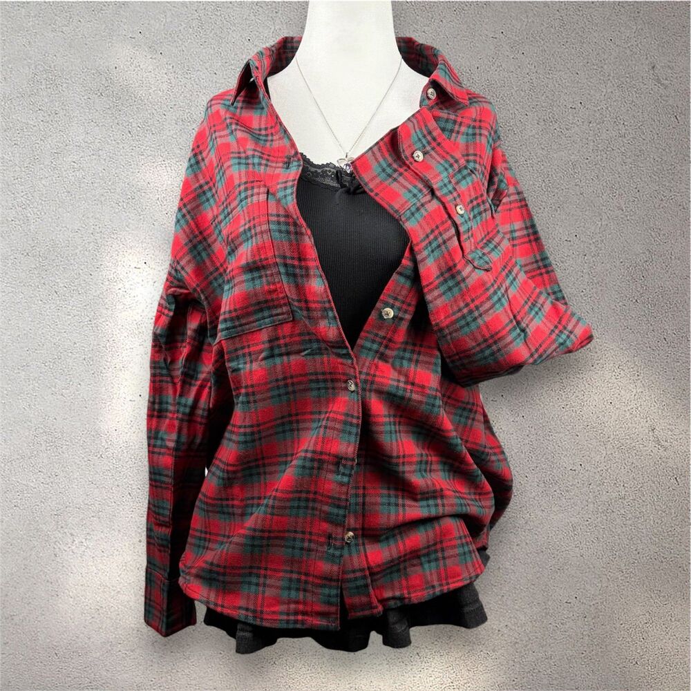 NWT Old Navy Flannel Boyfriend Button-Down Shirt Women’s M Red Green Plaid Cabin